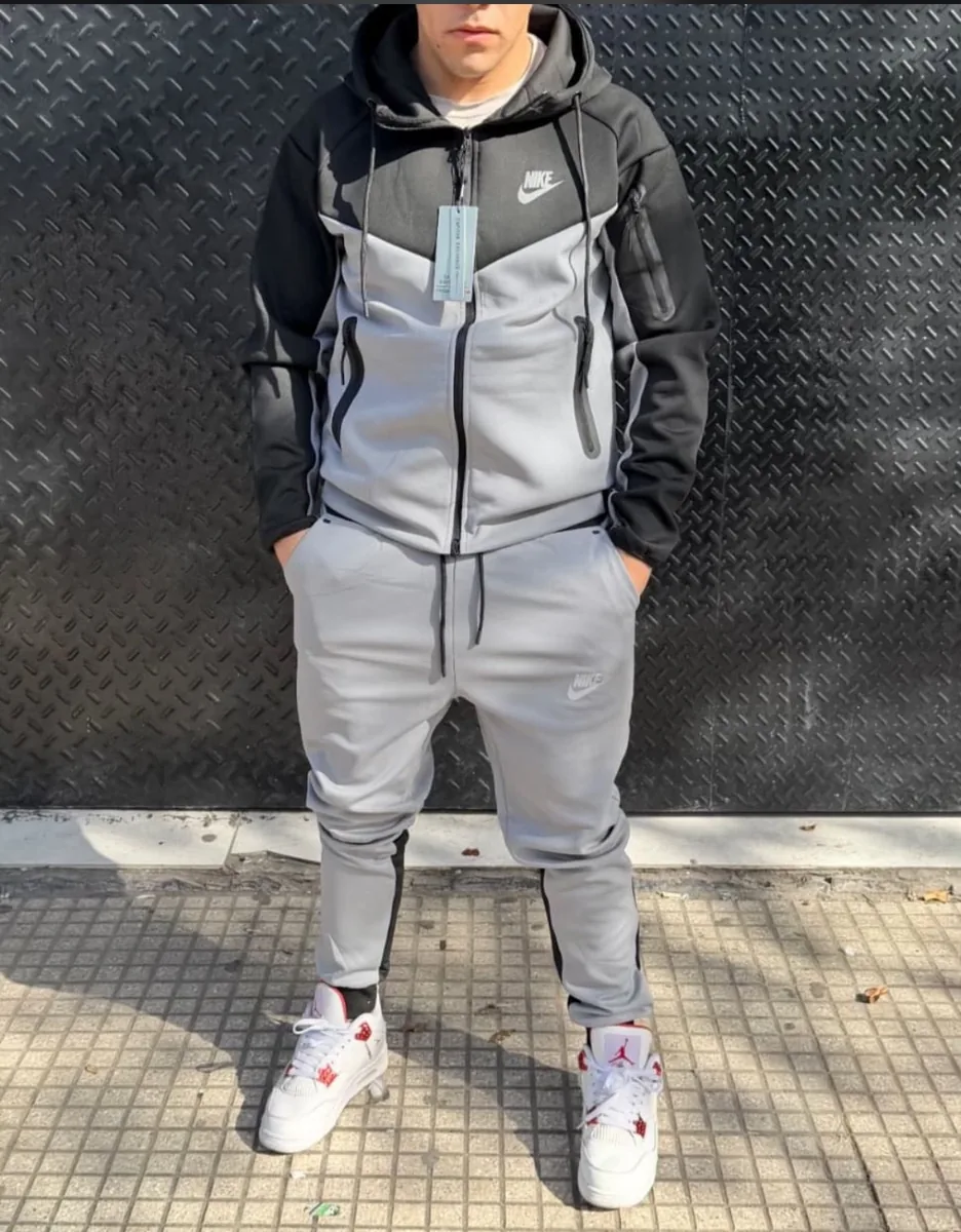 CONJUNTO NIKE TECH COMBINADO