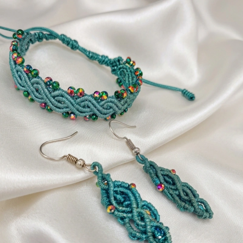 Brazaletes y Aretes