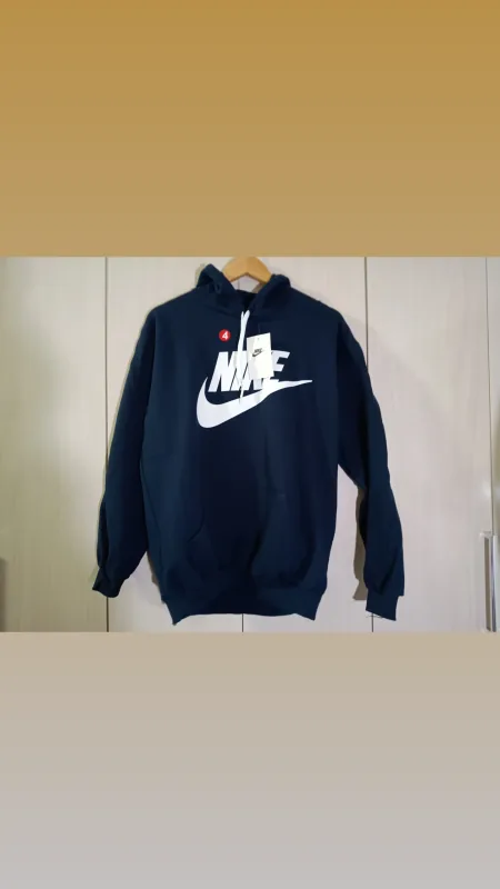 prenda de Buzo Nik Negro