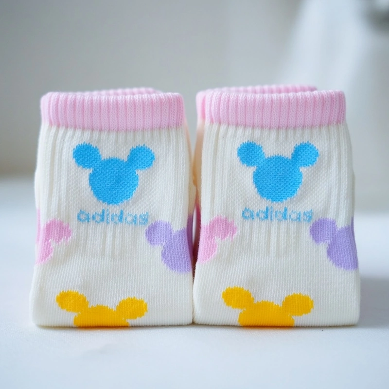 Medias modelo Adidas Disney 