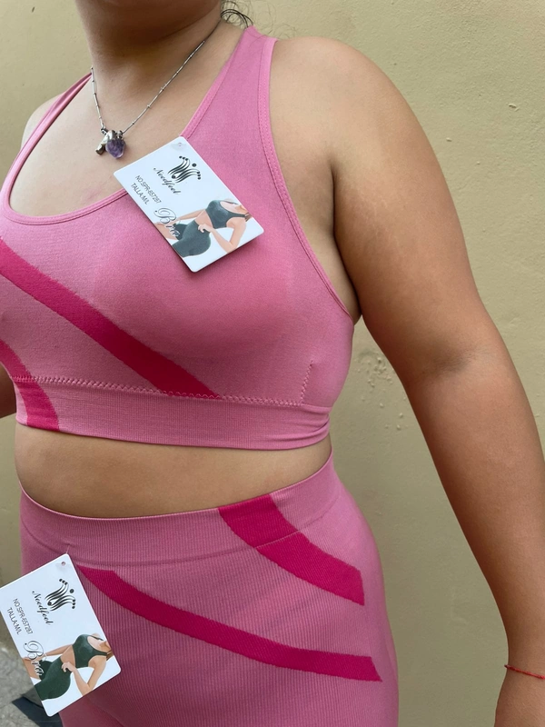 Conjunto deportivo rosa viejo 