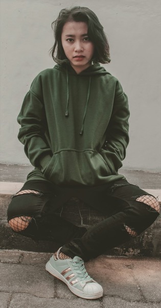 Buzo con capucha verde