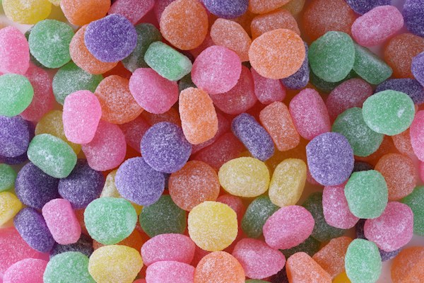 Gomitas azucaradas de colores surtidos