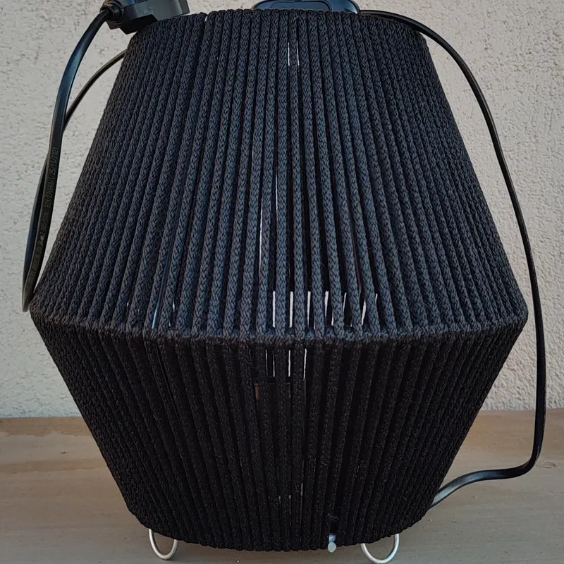 Diamante: Diámetro 25cm, altura 25cm.