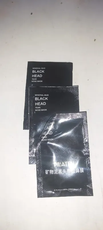 Mascarilla de Puntos Negros 